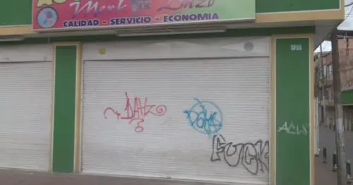 AUTOSERVICIO MERK DAZO AUTOSERVICIO MERK DAZO